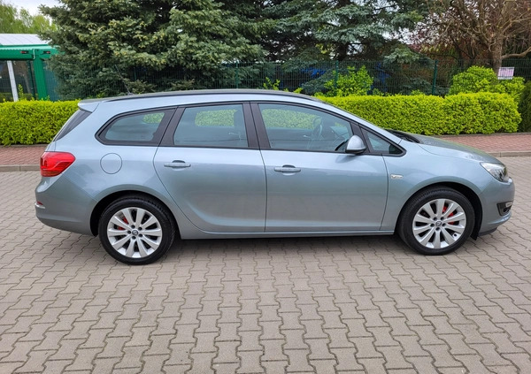 Opel Astra cena 32800 przebieg: 207000, rok produkcji 2014 z Żyrardów małe 232